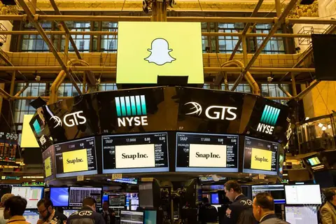Snapchat’s Shares Plummeted Due to The Decline of Active Users