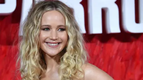 Jennifer Lawrence Explains Her BAFTA Acceptance Speech After Criticism