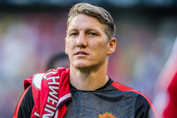 BASTIAN SCHWEINSTEIGER, FUSSBALLPROFI – 90 MILLIONEN EURO