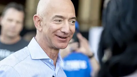 Watch Out Bezos! India’s Richest Man is Taking on Amazon to Build Asia’s Biggest E-Commerce Empire