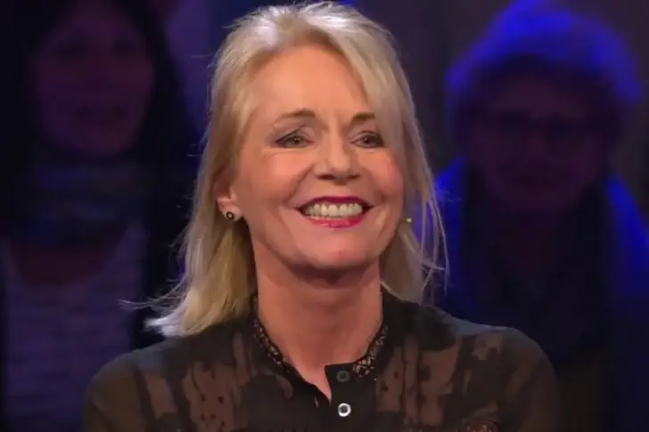 NORA VON COLLANDE, SCHAUSPIELERIN – VERMÖGEN UNBEKANNT