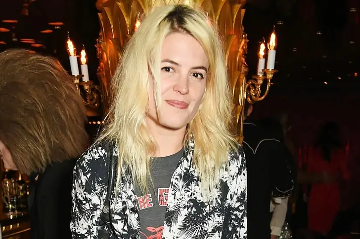 Alison Mosshart, 3 Millionen USD