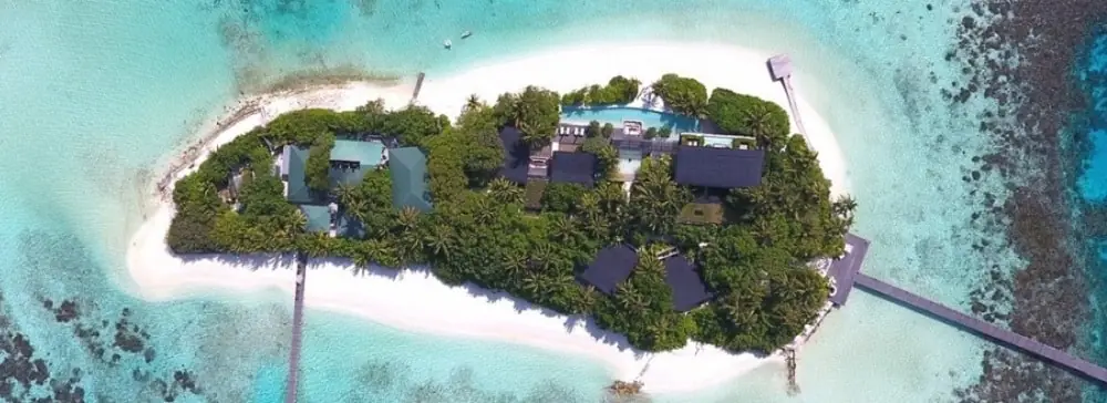 This Posh Island in the Maldives is a Fave among Big Stars and Royalties, But You Won’t Believe How Much It Will Set You Back for a Night