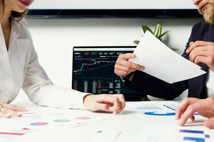 Is ARDC stock a buy or sell?
