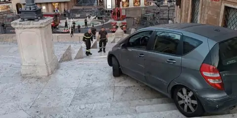 80-Year-Old Man Caught Driving Mercedes Down Rome’s Spanish Steps