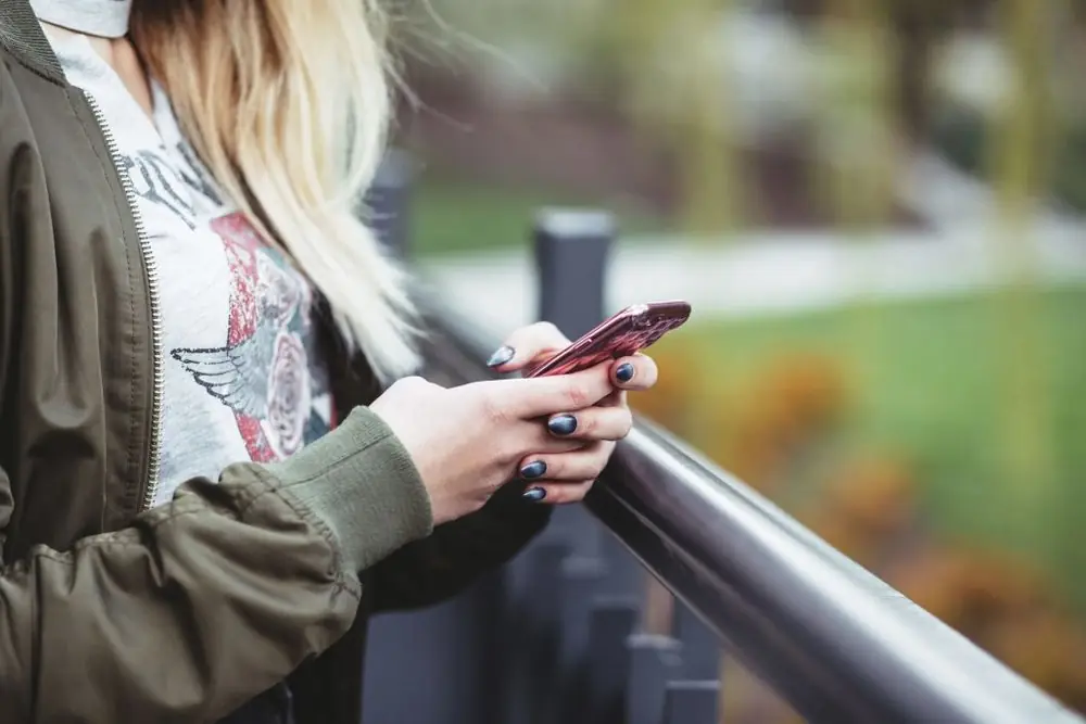 Here’s Why You Can’t Stop Scrolling Through Your Social Media Feeds