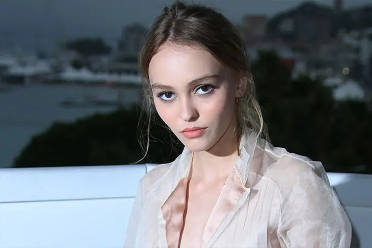 Lily Rose Depp – 1 million de dollars