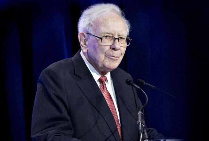 Warren Buffett speaking at Berkshire meeting